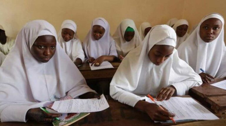Mahkamah Agung Nigeria Izinkan Penggunaan Jilbab di Sekolah Lagos