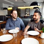 Pemilik Restoran Muslim Bradford Rayakan Ulang Tahun Pertama dengan Bagikan Makanan Gratis