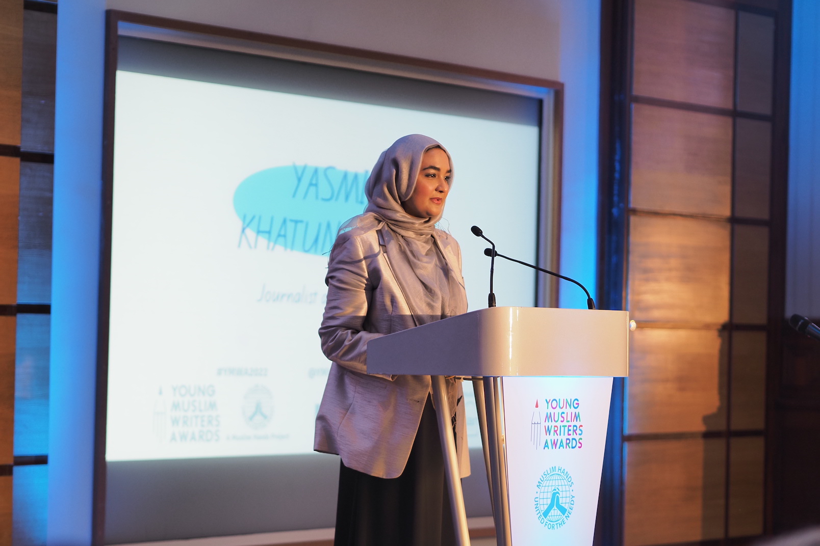 Muslim Inggris Gelar Penghargaan Penulis Muda Muslim 2022