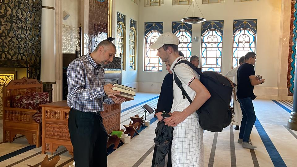 Masjid di Doha Jadi Daya Tarik Besar Bagi Suporter Bola Non Muslim