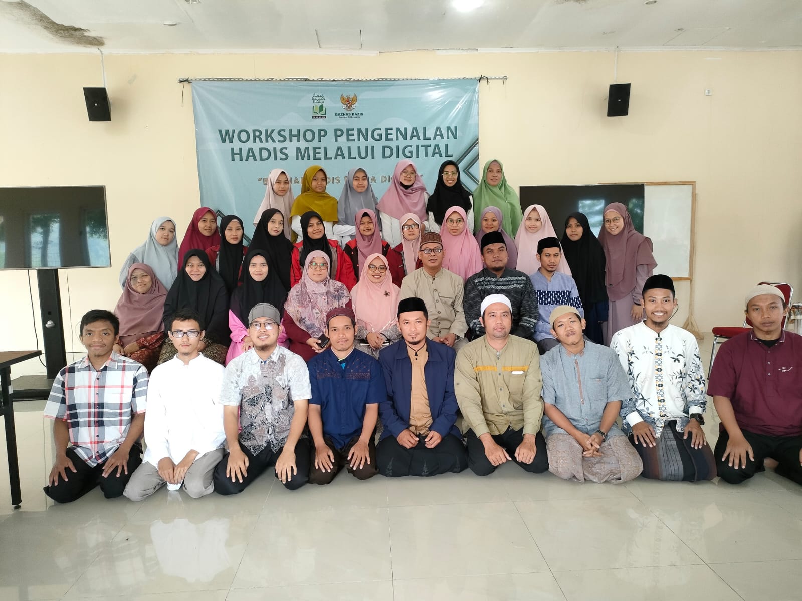 50 Guru Ikuti Workshop Pengenalan Hadis Digital di Pesantren PKH